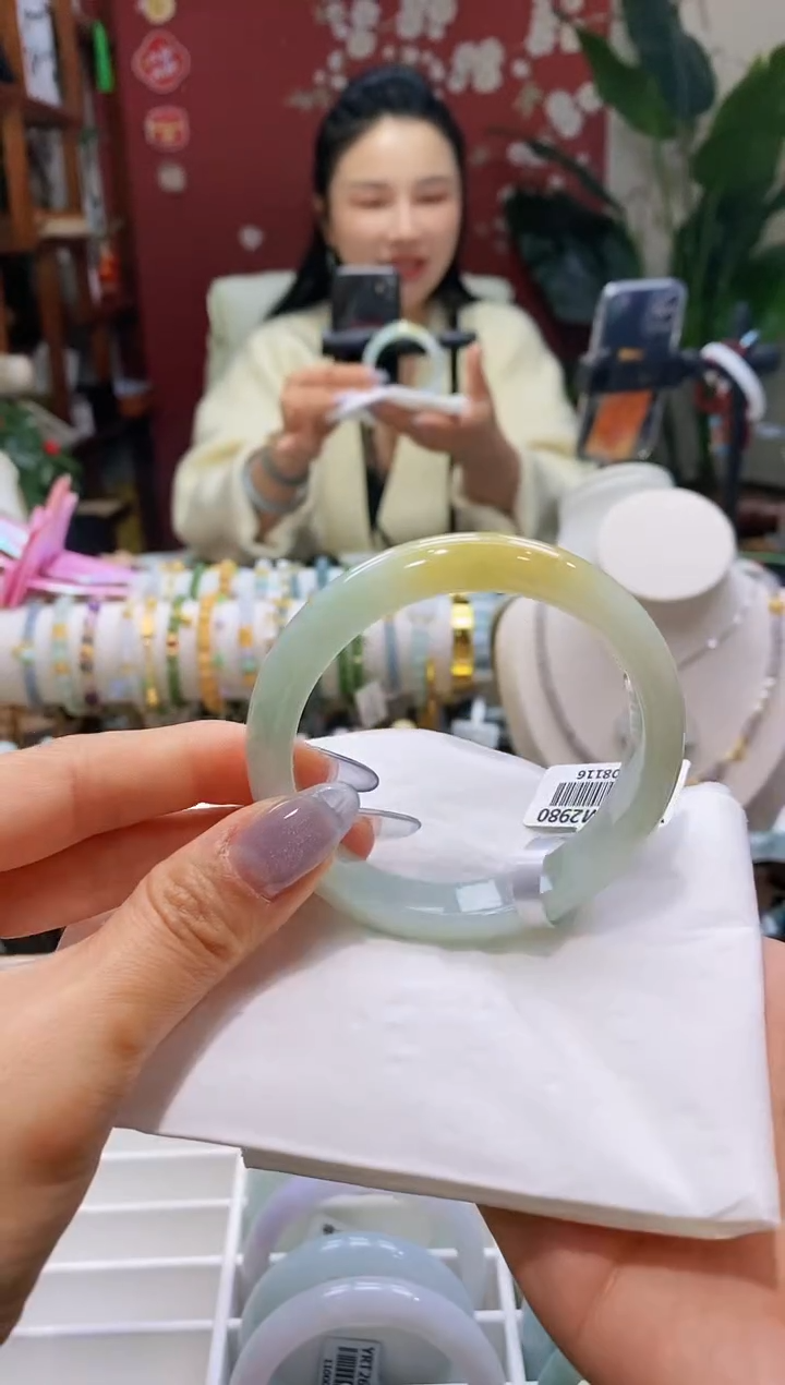 【闪购商品】翡翠手镯未镶嵌102黄加绿57.4/11.6*8.0