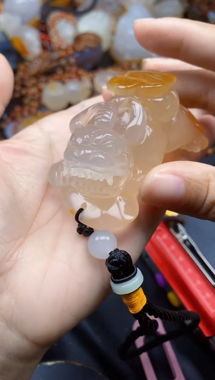 未镶嵌1玛瑙/玉髓沁**虹ll