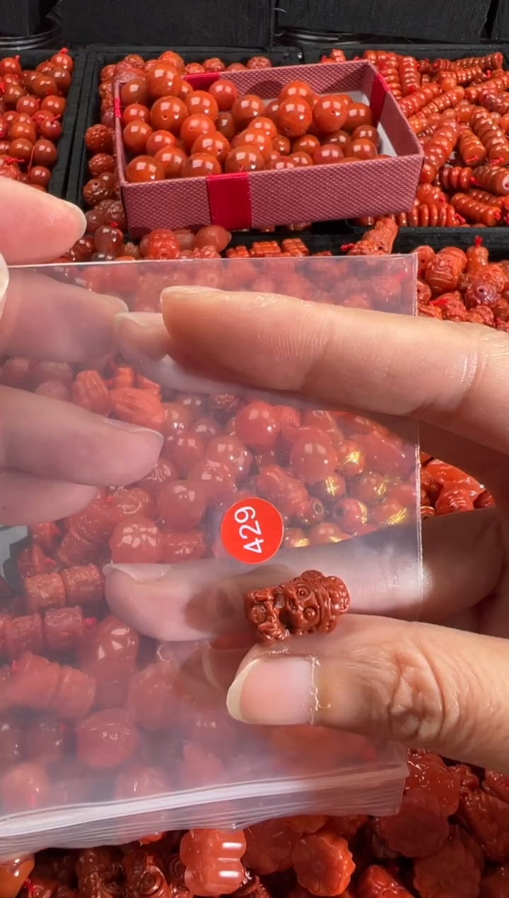 【闪购商品】南红玛瑙未镶嵌颈饰1