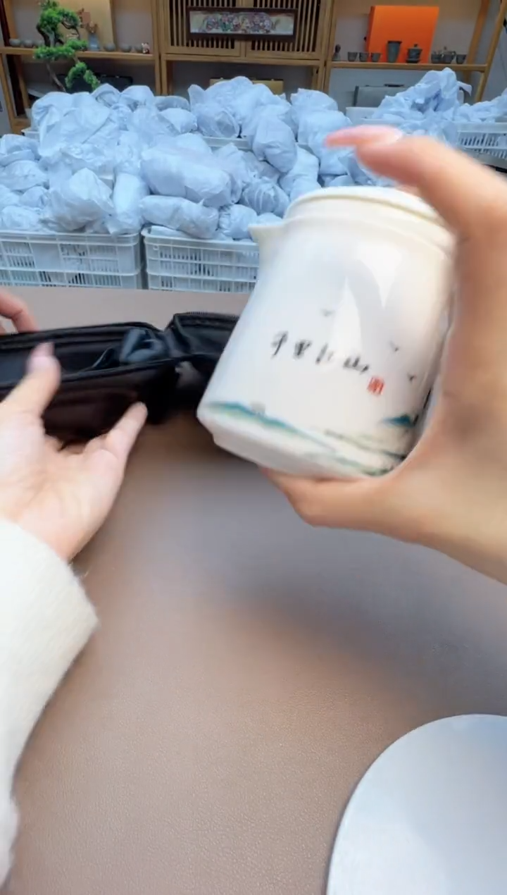 【闪购商品】摆件瓷制品S1111111111111