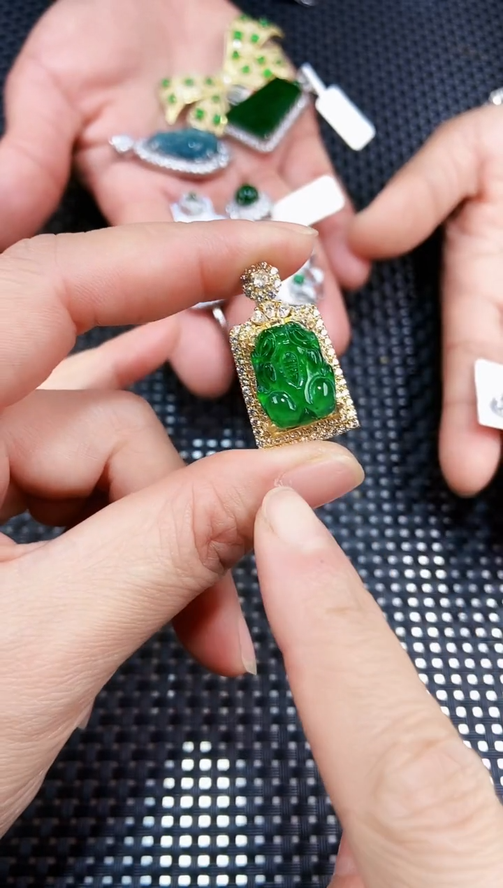 【闪购商品】翡翠吊坠(不含链)未镶嵌11111111