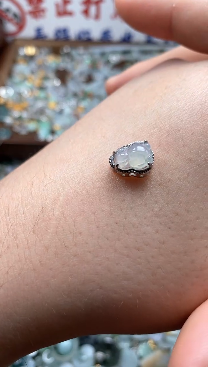 【闪购商品】翡翠颈饰未镶嵌哥哥