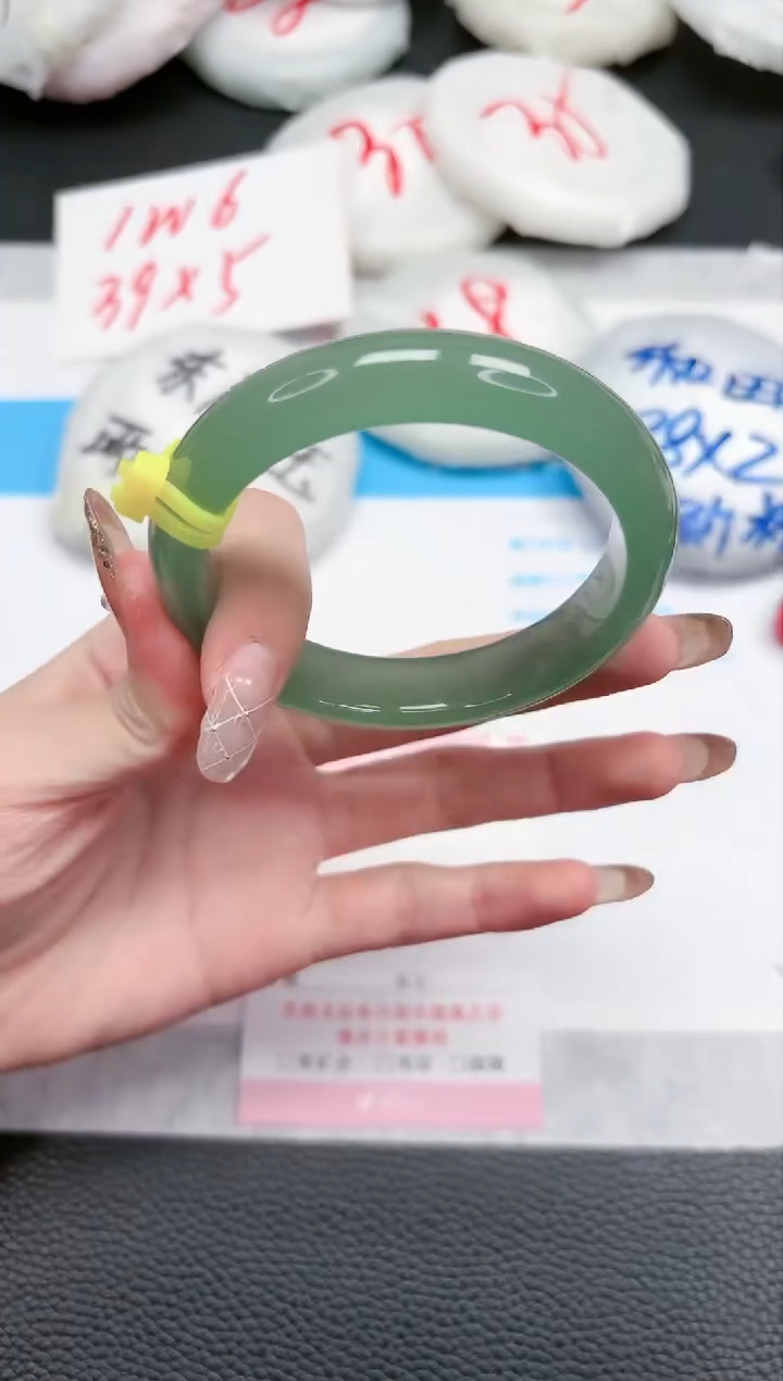 【闪购商品】石英质玉手镯未镶嵌247-56