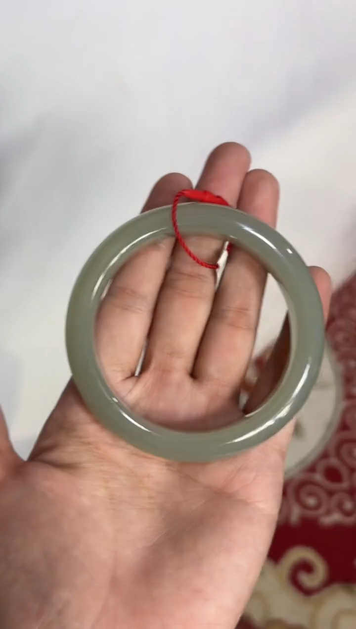 【闪购商品】和田玉手镯未镶嵌且末微色差近矿59+