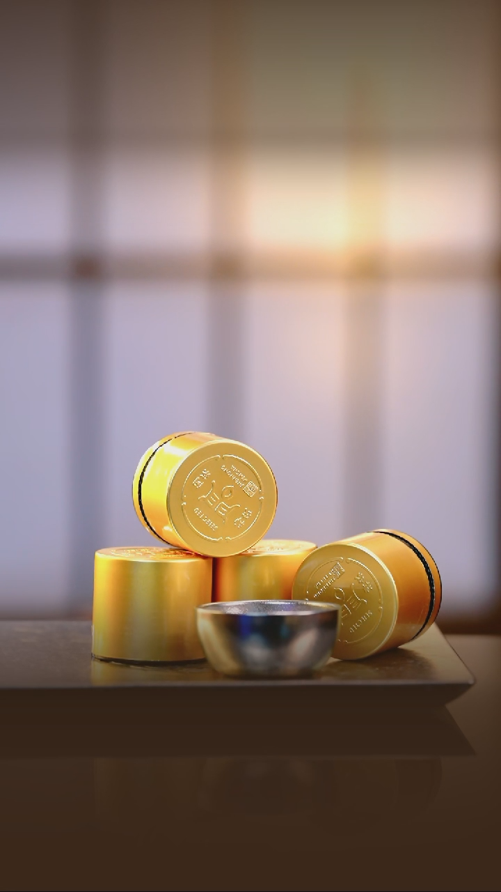 A神农问茶-2015小金罐龙眉凤目31.5g(5片)*4+态极卧足杯