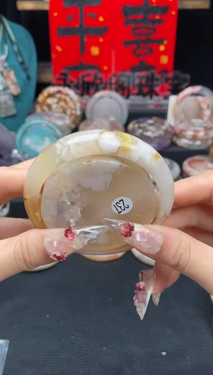 【闪购商品】石英质玉手镯（圆镯）未镶嵌57