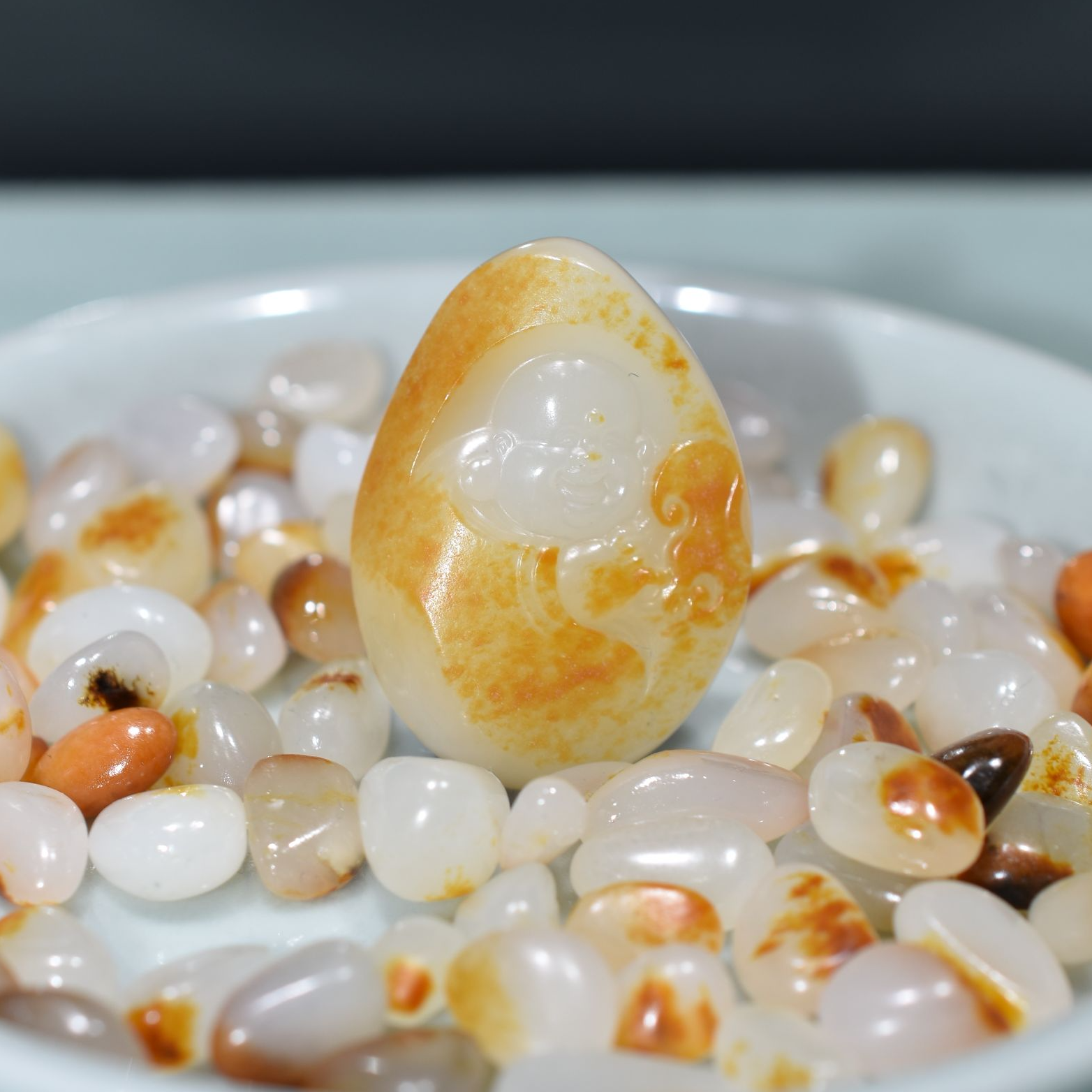 新疆和田玉俏色巧雕笑口常开