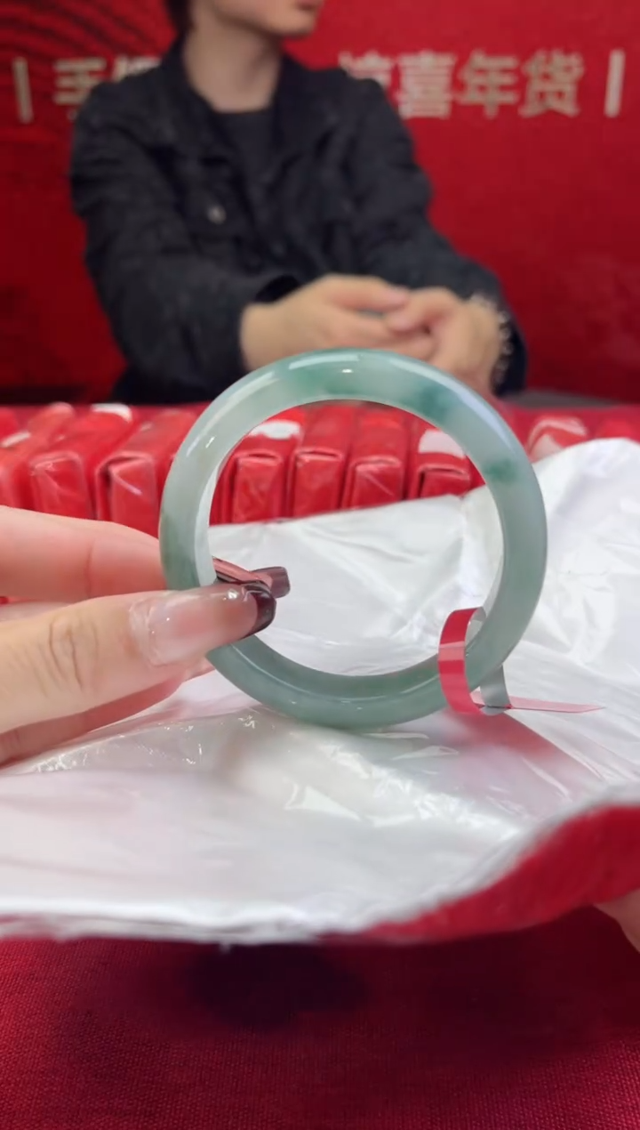【闪购商品】翡翠手镯未镶嵌翡翠手镯1