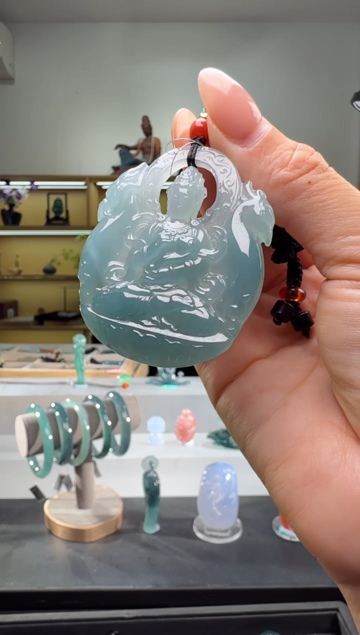 吊坠(不含链)未镶嵌翡翠观音（多样性发其一）