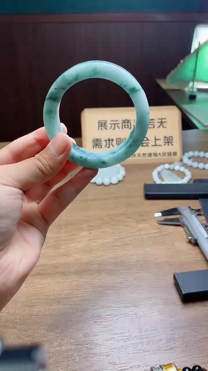 定制翡翠手镯未镶嵌定制