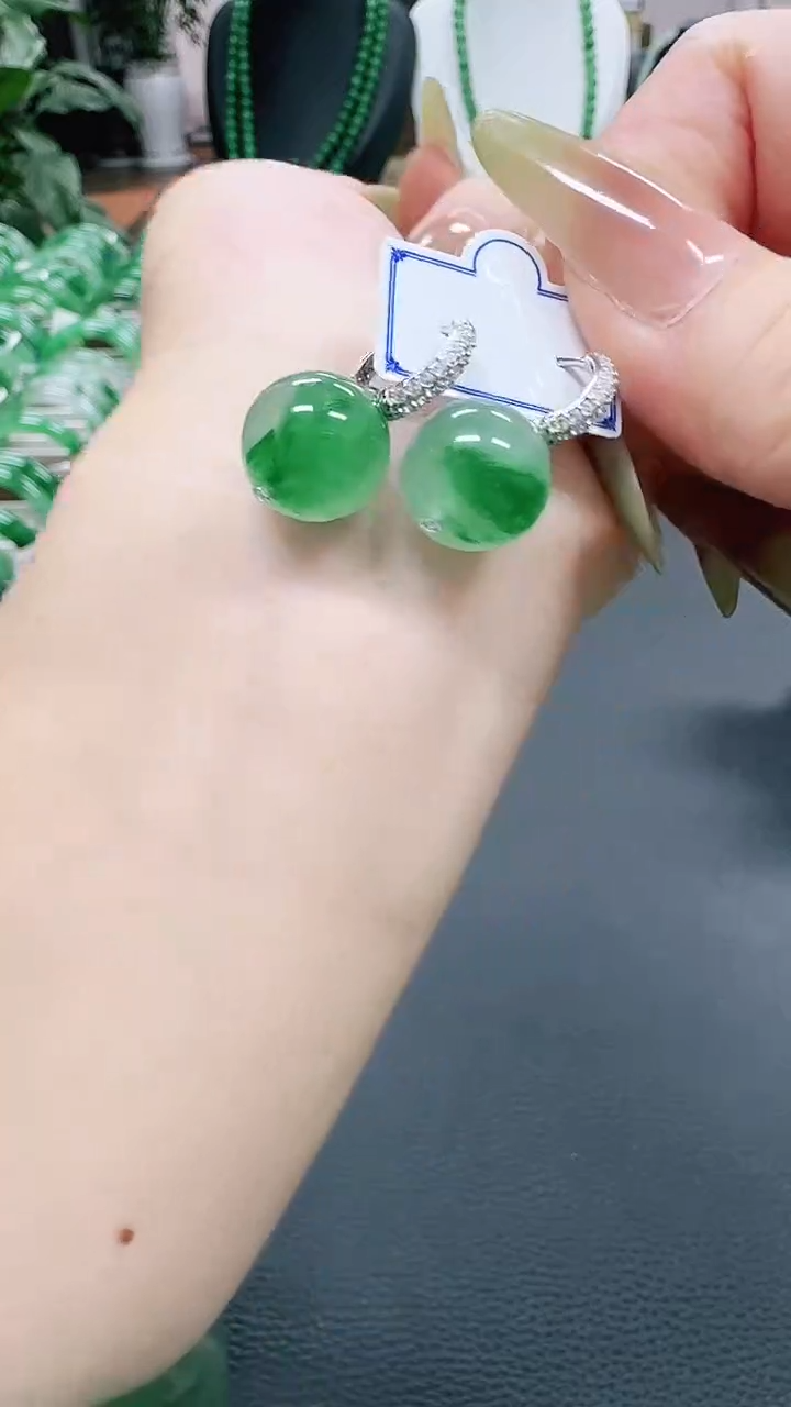 未镶嵌1石英质玉（非洲翠）/8283