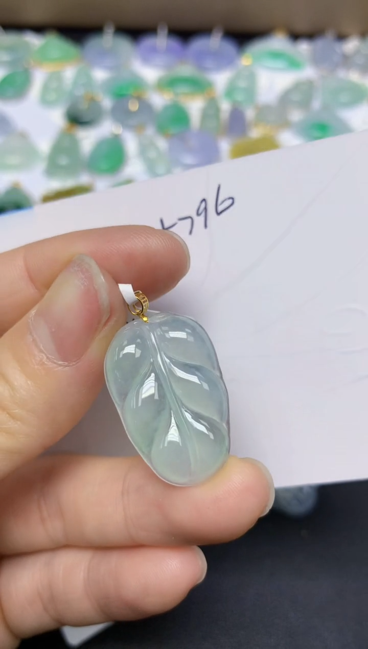 【闪购商品】翡翠挂件18K金镶嵌天然翡翠A货