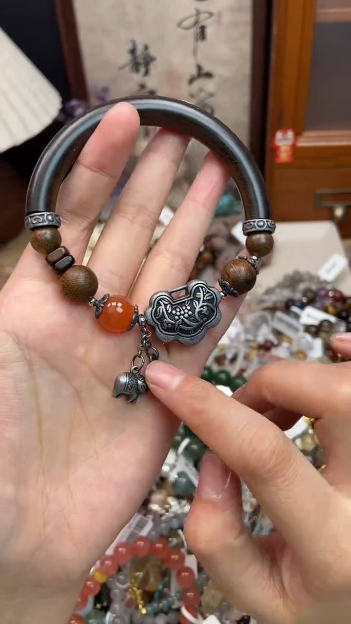 未镶嵌玛瑙手饰440