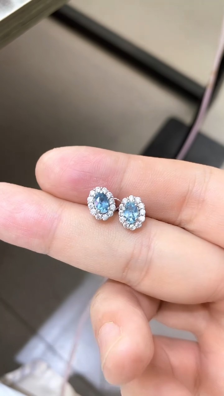 【闪购商品】海蓝宝石耳饰银S925镶嵌天然超级圣玛利亚海蓝宝耳钉