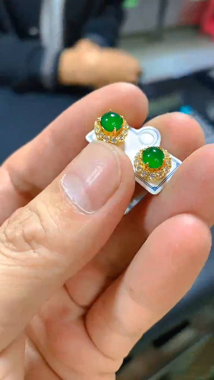 未镶嵌翡翠耳饰多样性发一