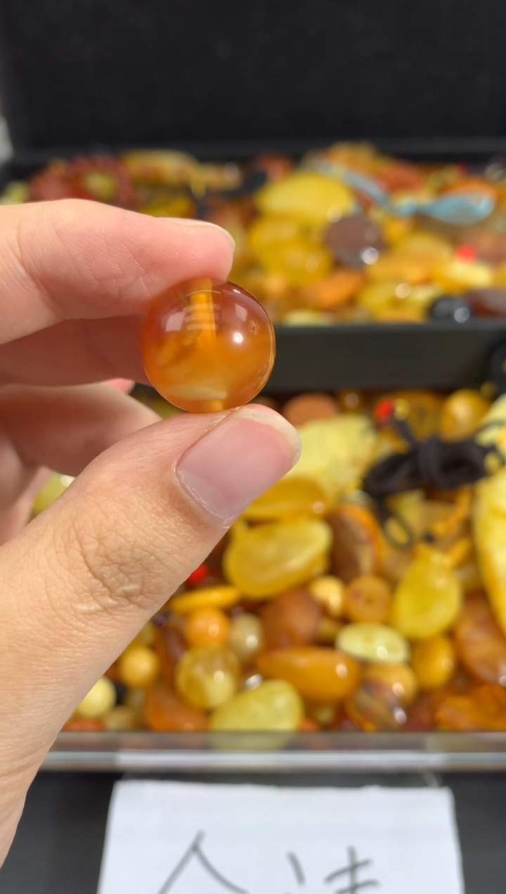 蜜蜡未镶嵌珠宝奇石10