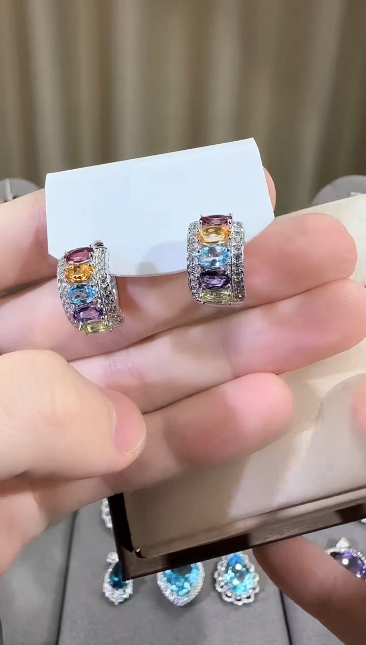 银S925镶嵌耳饰水晶8mm多彩宝耳扣设计款