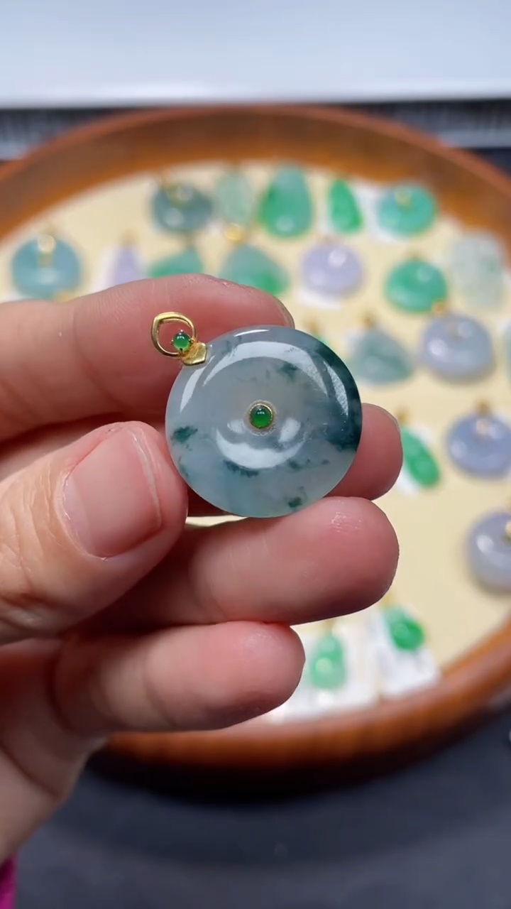 【闪购商品】翡翠吊坠(不含链)18K金镶嵌平安扣