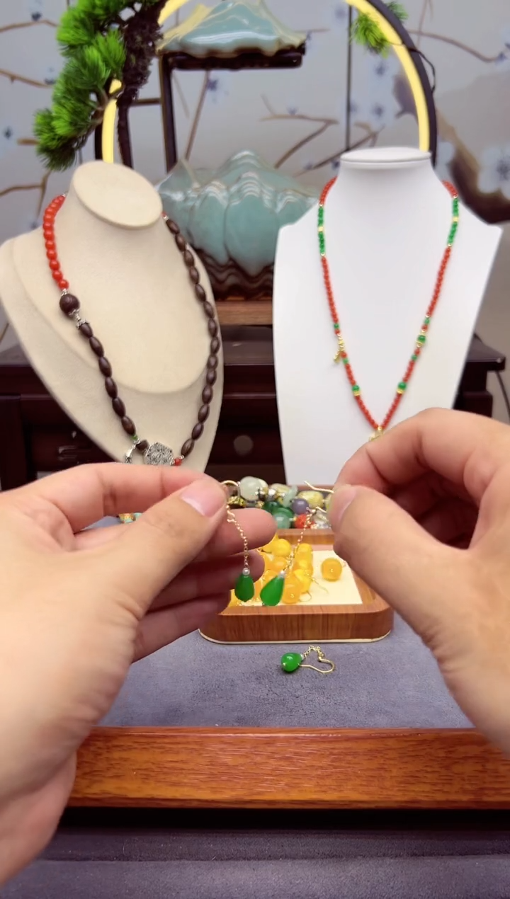 【闪购商品】和田玉耳饰14K金镶嵌E398``````