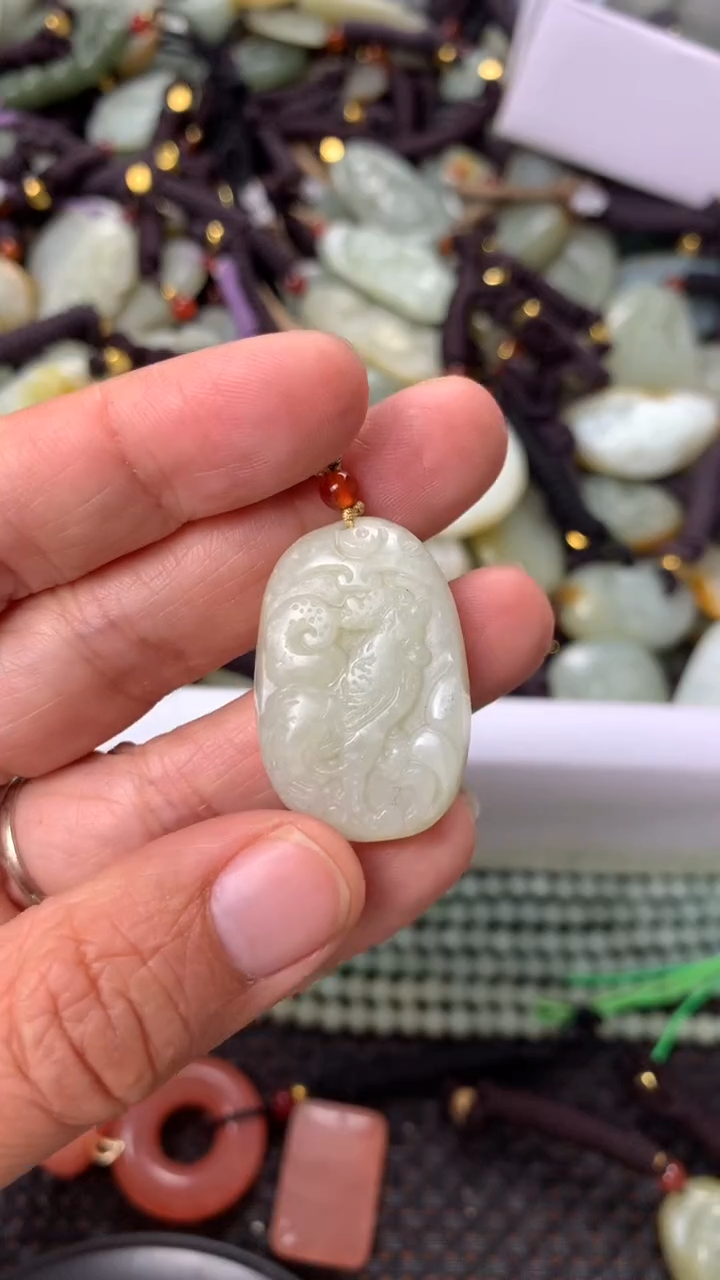 【闪购商品】和田玉颈饰未镶嵌多样性发货没有证书拍一发一有瑕