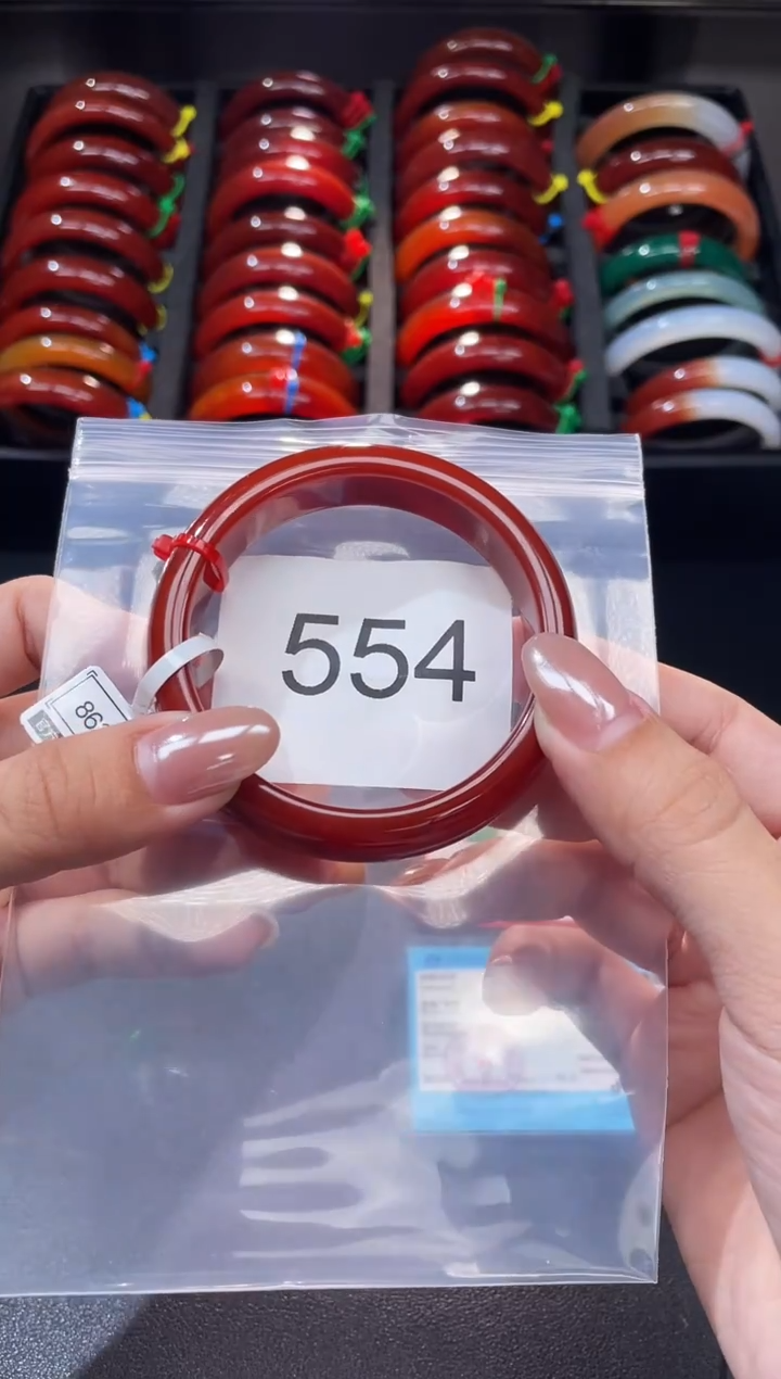 手镯玛瑙/玉髓未镶嵌53圈口*A554