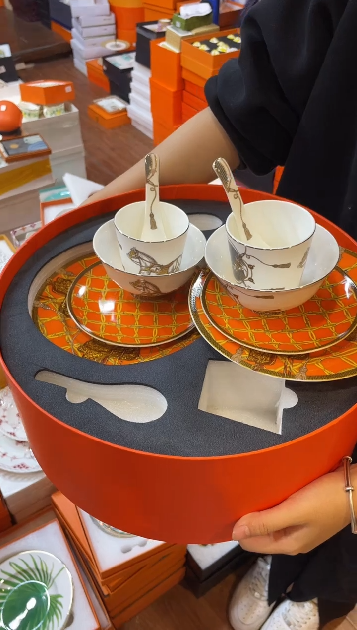 杯鸿辉家品牌瓷器，京东包邮！