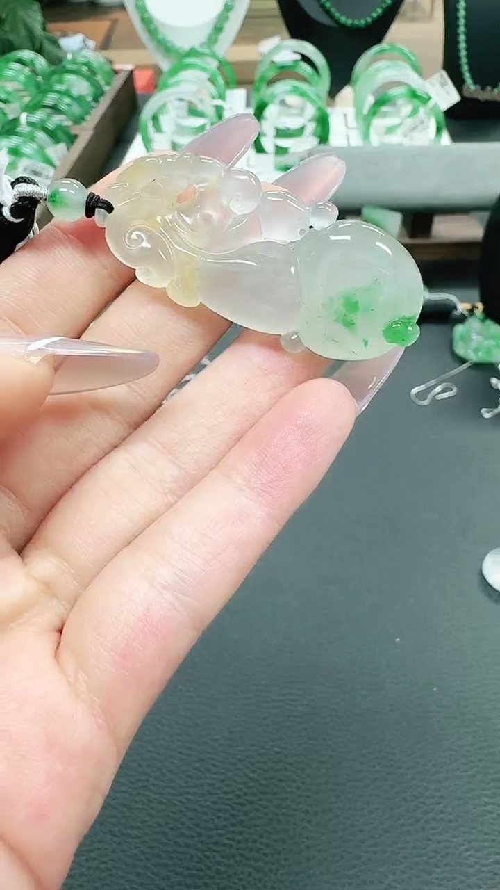 未镶嵌1石英质玉（非洲翠）0755