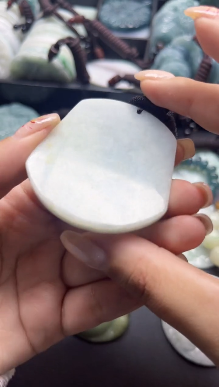 【闪购商品】翡翠颈饰未镶嵌翡翠