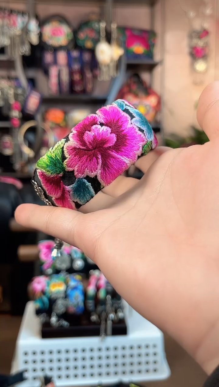 织绣雅* 民族风手工非遗老绣饰品452