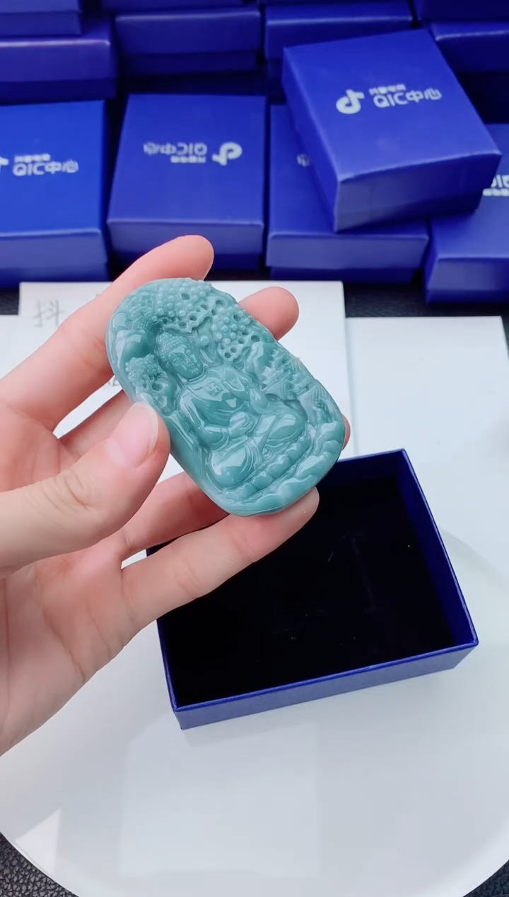 【闪购商品】翡翠未镶嵌颈饰            