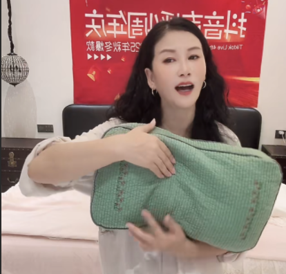荞麦枕一只