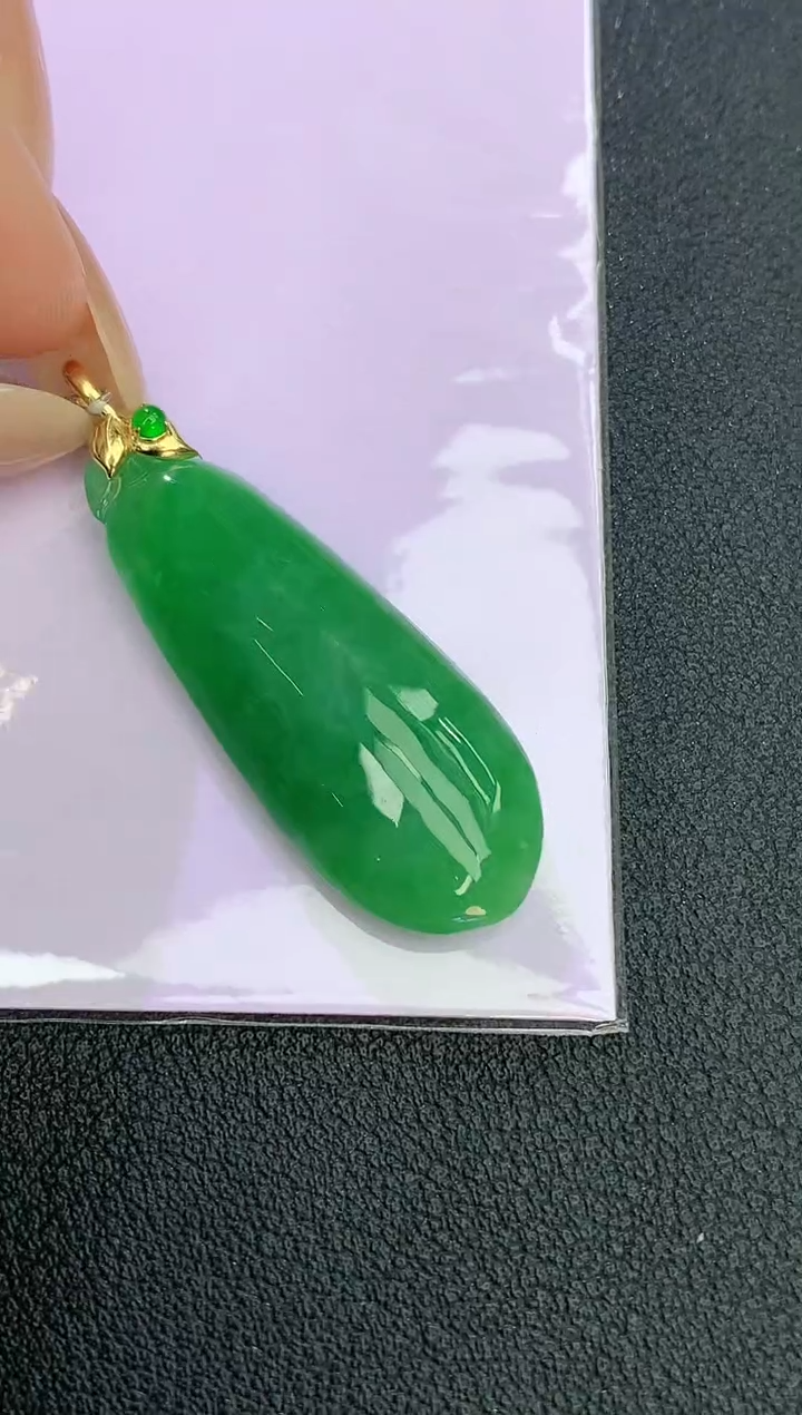 颈饰18K金镶嵌翡翠赠礼盒 麦麦