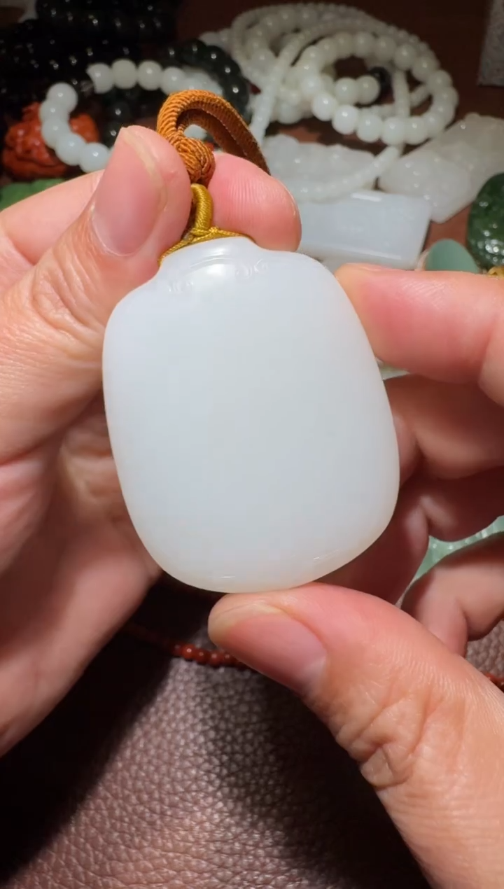 未镶嵌和田玉挂件江*和田玉