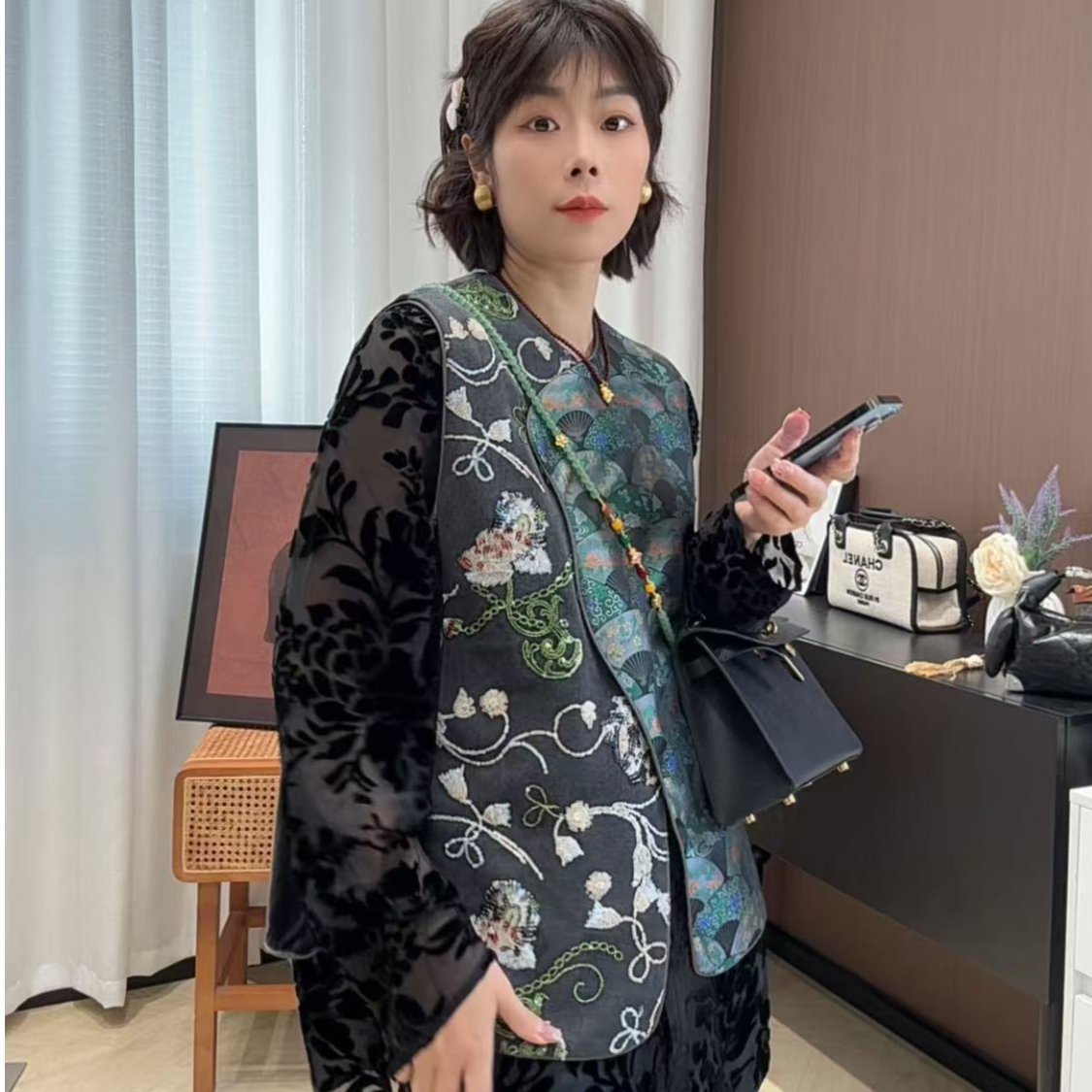 0808春款小众高级新中式丝绒拼接国风马甲2025