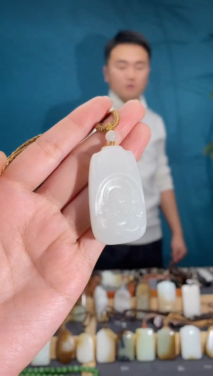 颈饰未镶嵌和田玉1