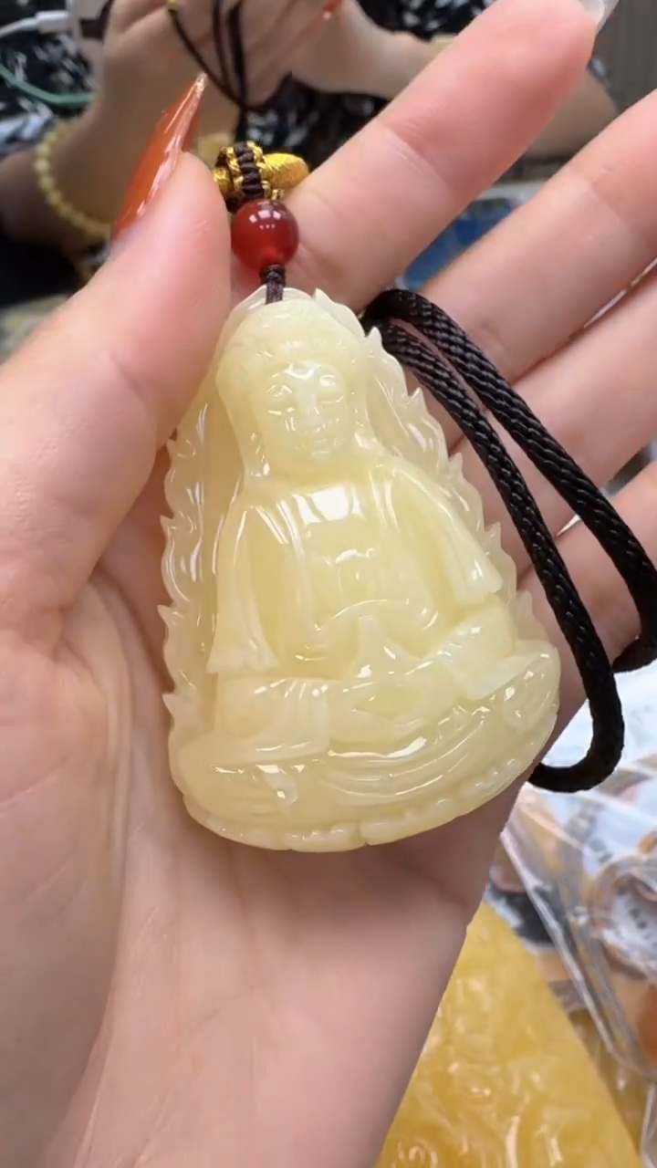 裸石琥珀未镶嵌如图
