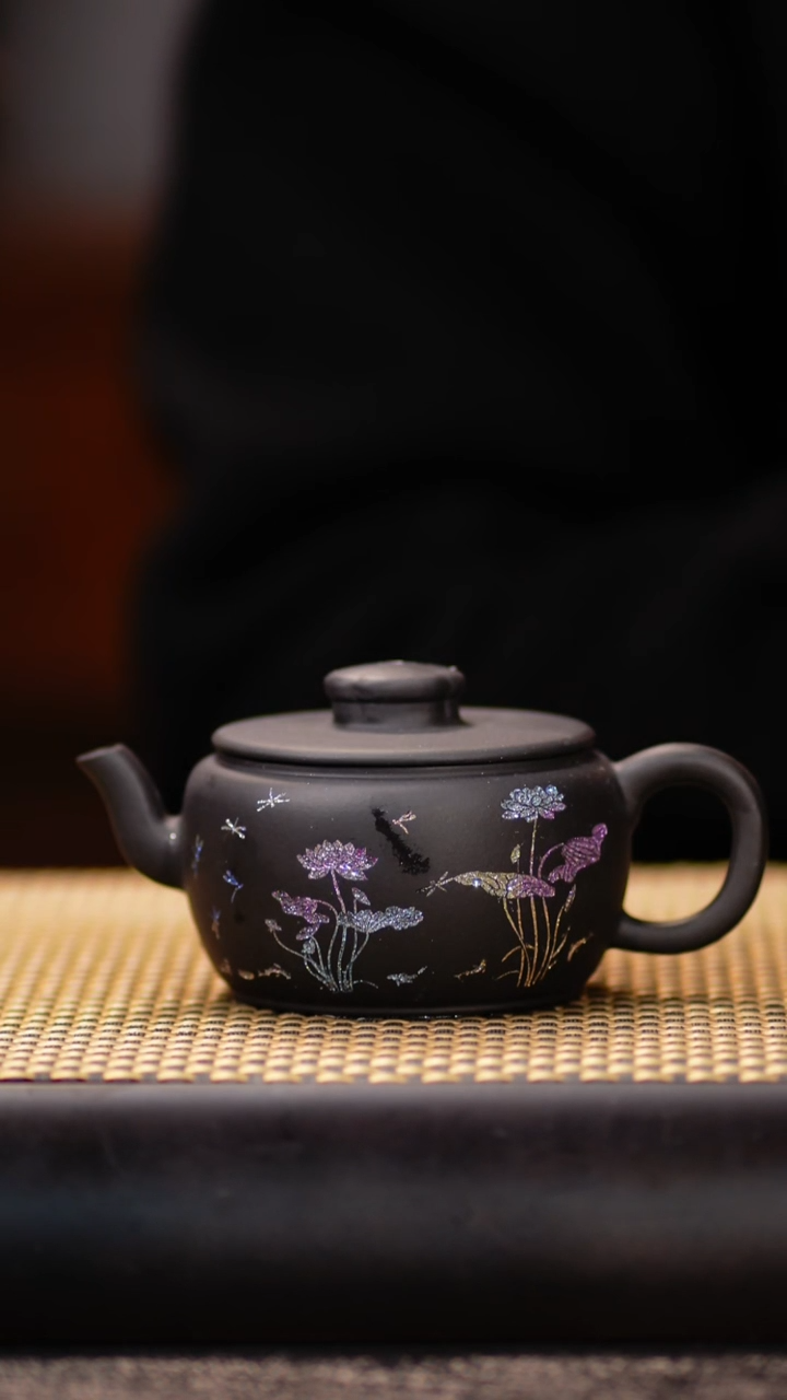 LJY35黑料荷趣圆珠