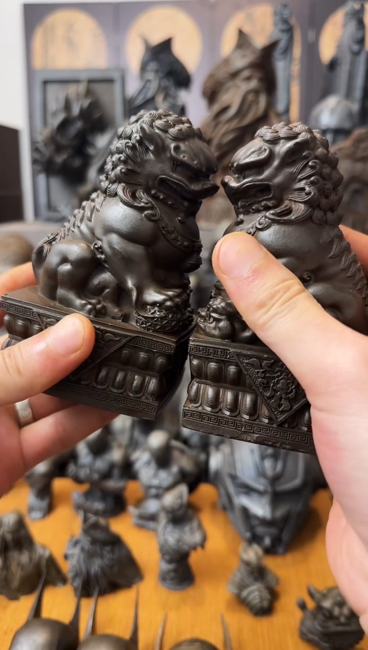 铁贾*浩实心铁艺摆件~~12.5cm狮子一对（锈色）