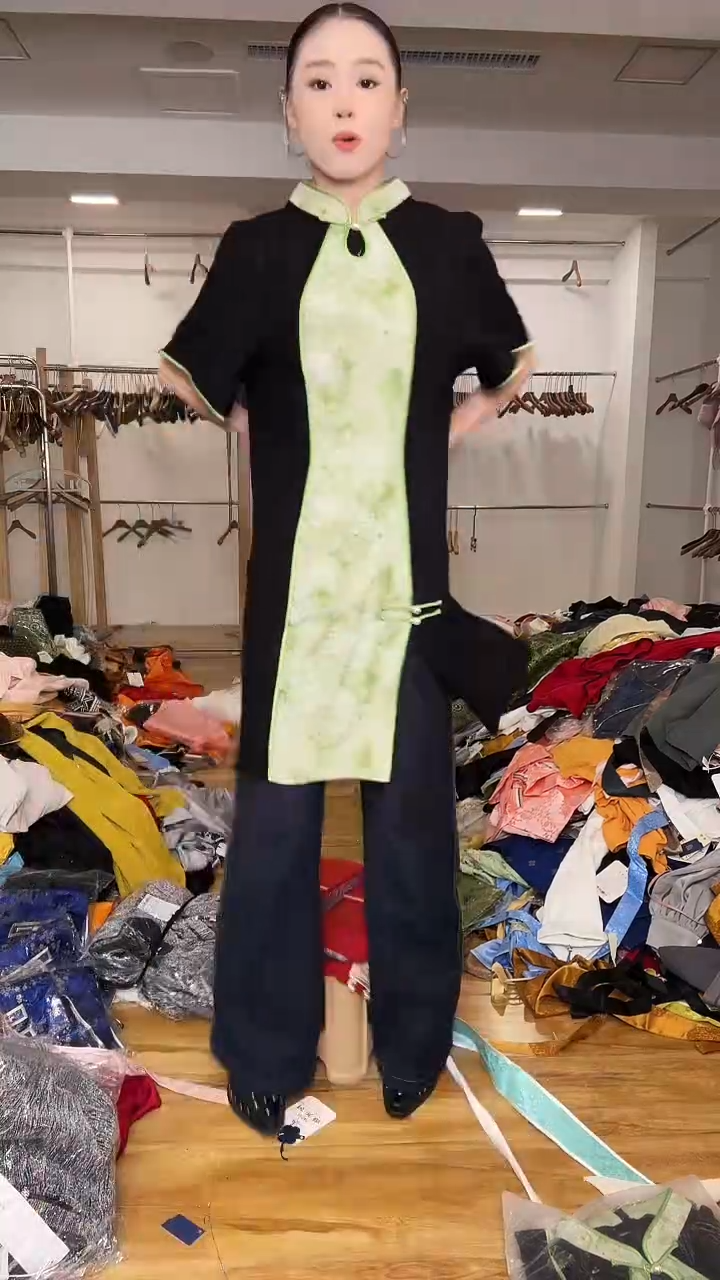 2XL码    125-135斤  裙子