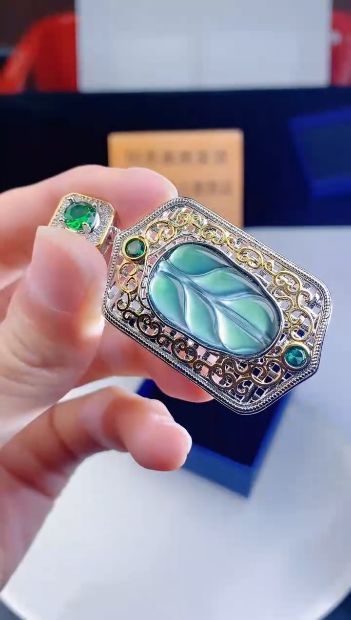 颈饰未镶嵌翡翠·