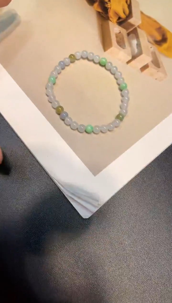 颈饰未镶嵌翡翠手串