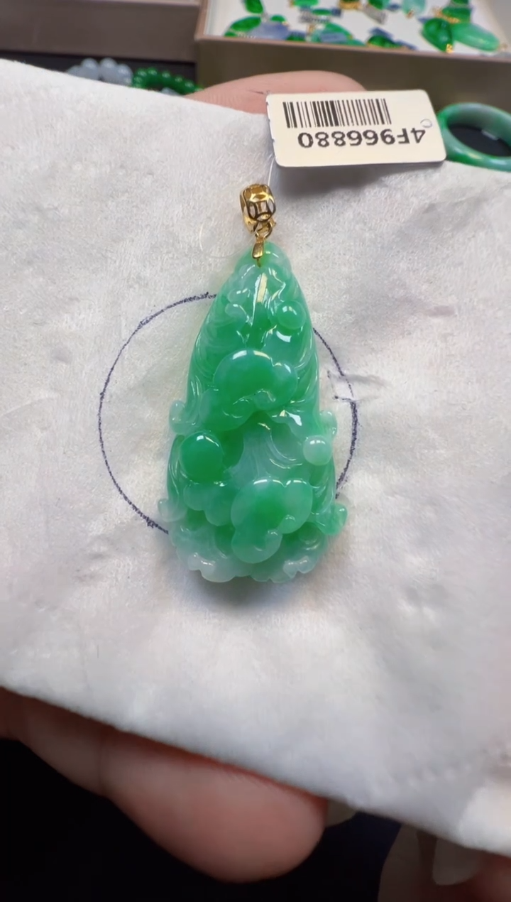 【闪购商品】翡翠吊坠(不含链)18K金镶嵌缅甸A货翡翠吊坠
