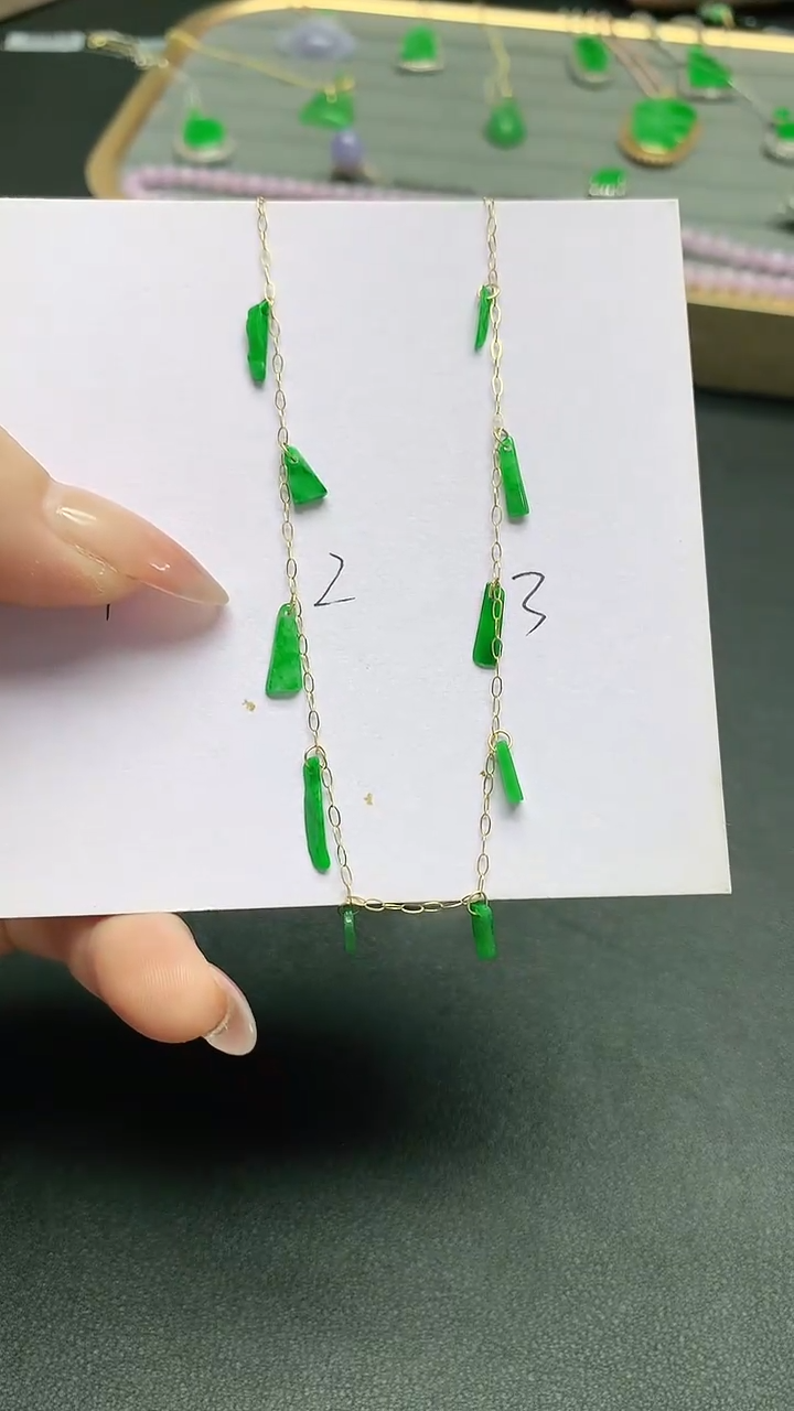 【闪购商品】翡翠18K金镶嵌颈饰证书 礼盒