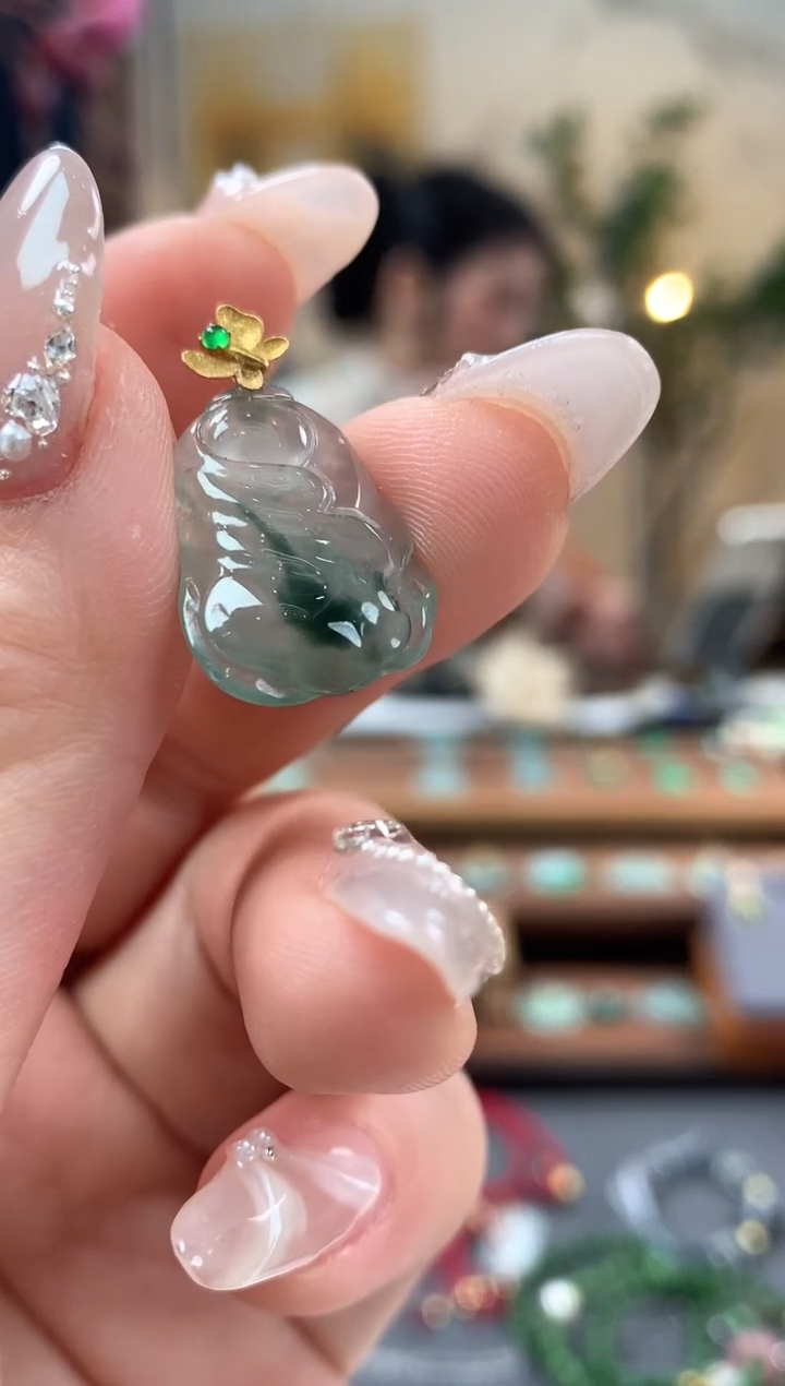 【闪购商品】翡翠吊坠(不含链)18K金镶嵌如意