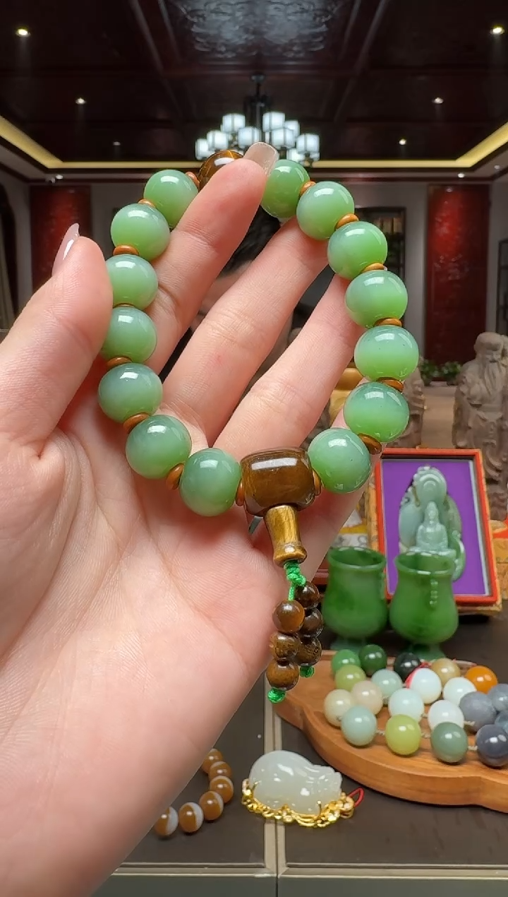 未镶嵌和田玉挂件by