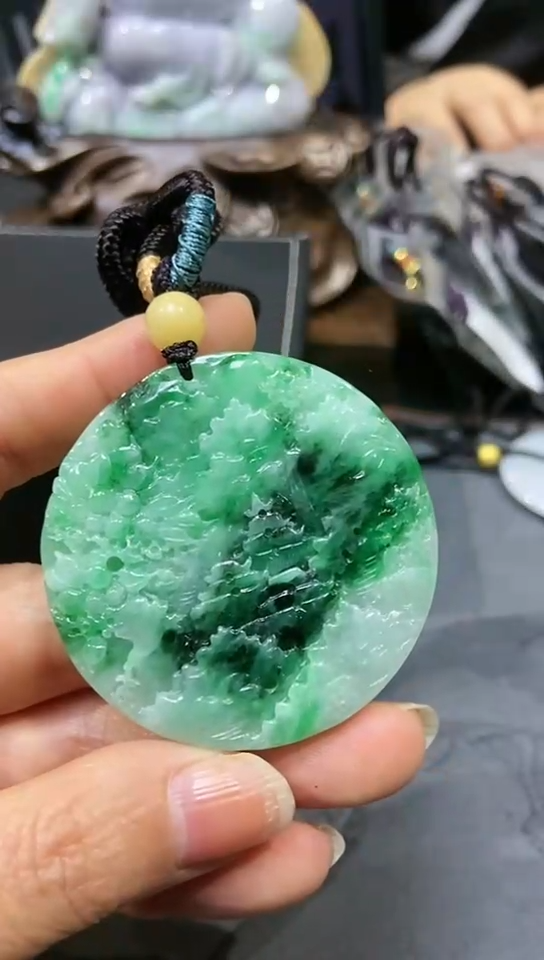 颈饰未镶嵌翡翠努****姐翡翠