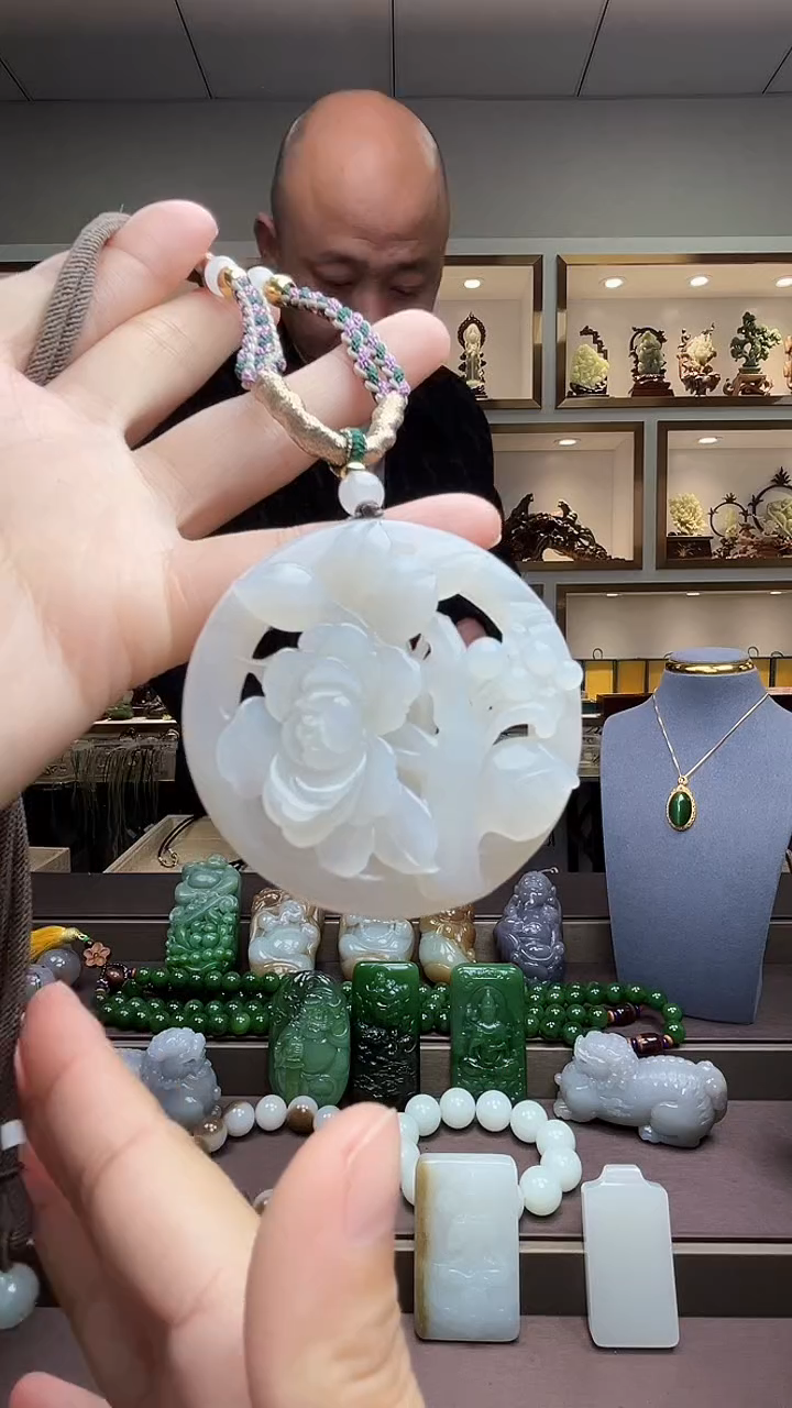 【闪购商品】和田玉颈饰未镶嵌苏