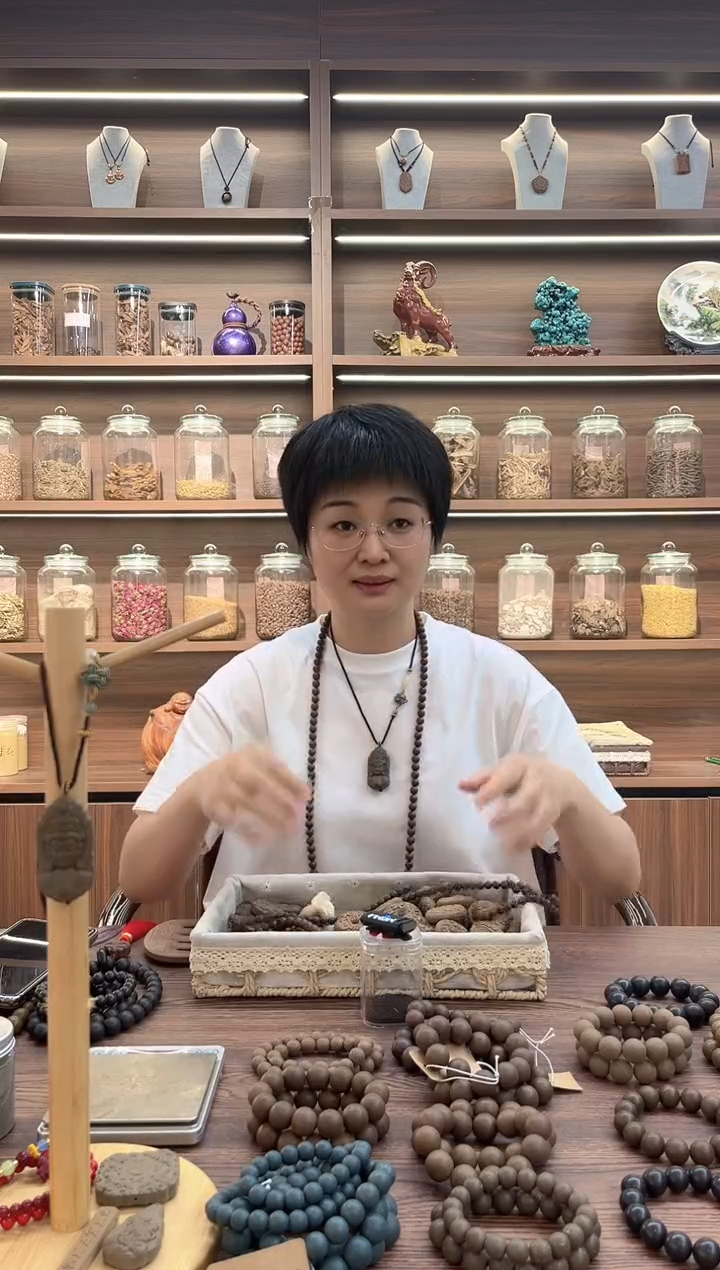 泥塑黄****鱼瑕疵手持随机发