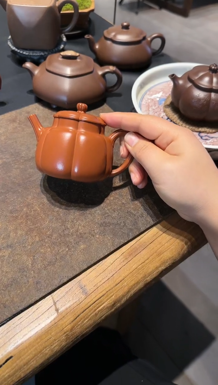 【闪购商品】紫砂茶壶繁花 朱泥