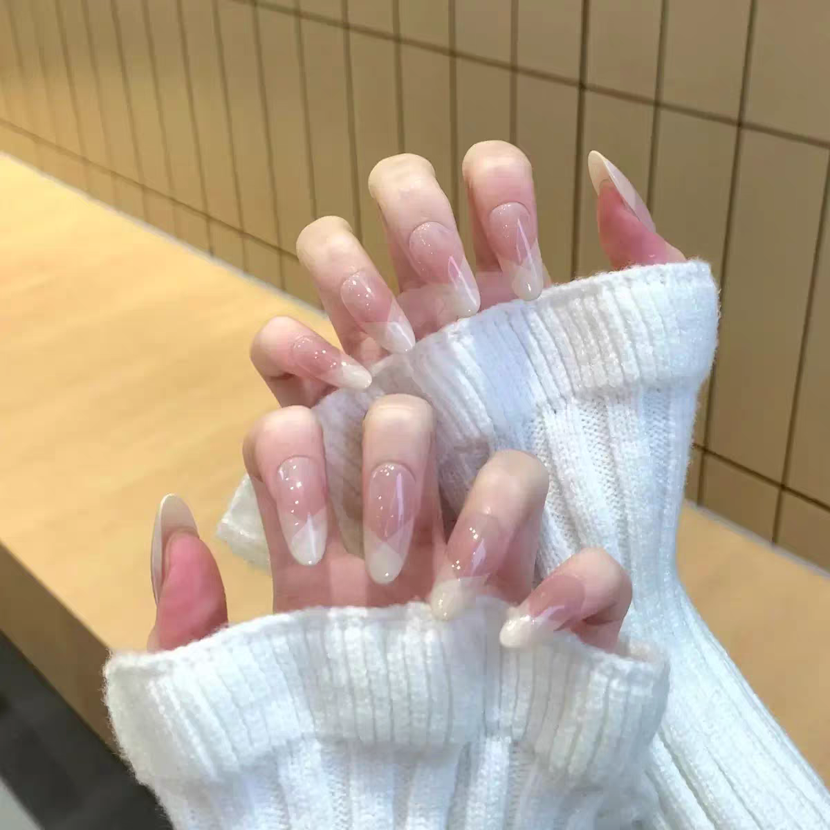 Bunny轻奢穿戴甲肉桂烤奶显白气质穿戴甲片2026第一名爆闪美甲